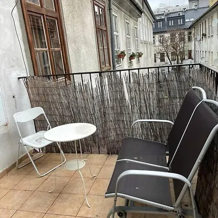 120 M2 In The Centre Of The Old Town