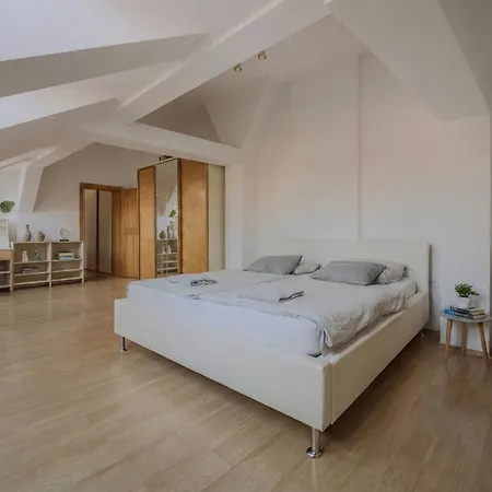 Lejlighed 120 M2 In The Centre Of The Old Town Bratislava